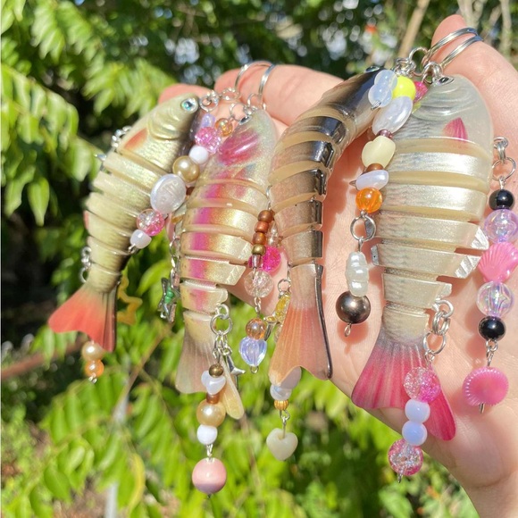 Colorful Fish Keychain Set - Picture 11 of 15